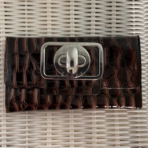 Brown Patent Guess Bag and Wallet Set - Picture 7 of 17